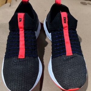 Nike React Phantom Run Flyknit 2 Women’s 9 Black Crimson Slip On Running Shoes